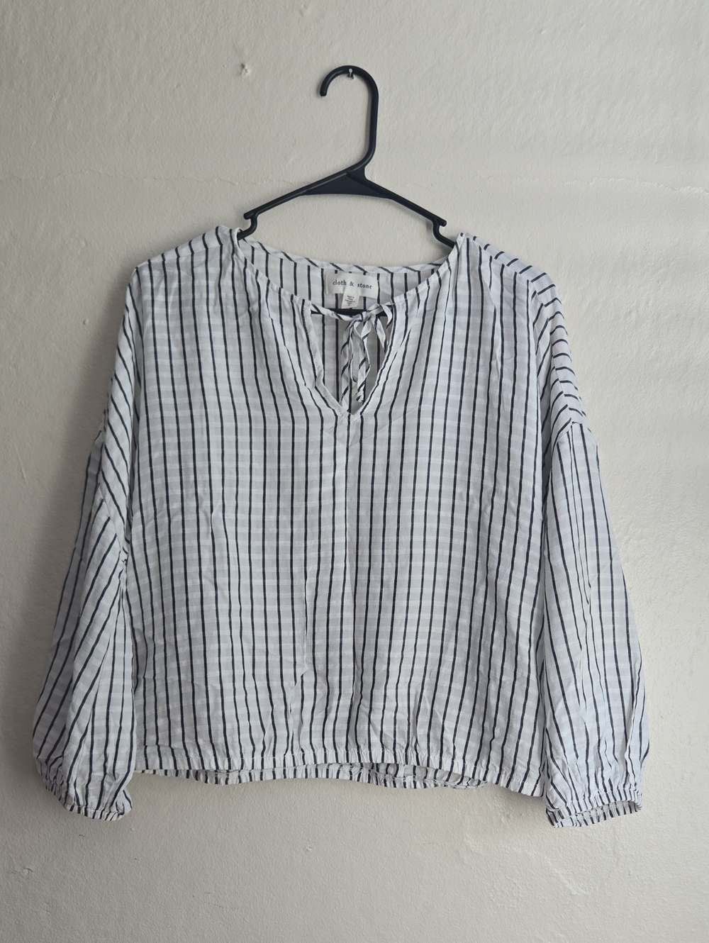cloth & stone White Vertical-Stripe Tie-Neck Blouse